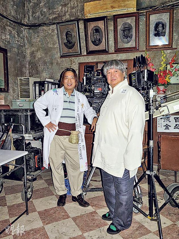 洪金宝（右）称接拍林敏骢（左）的贺岁片，一来是支持对方，二来是支持港产电影。